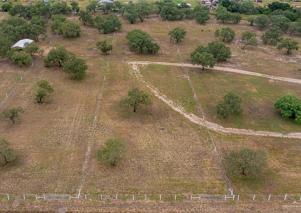 1st image of 401 E Wisconsin Rd #3