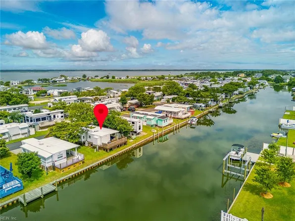 3665 Sandpiper Rd #186, Virginia Beach, VA 23456