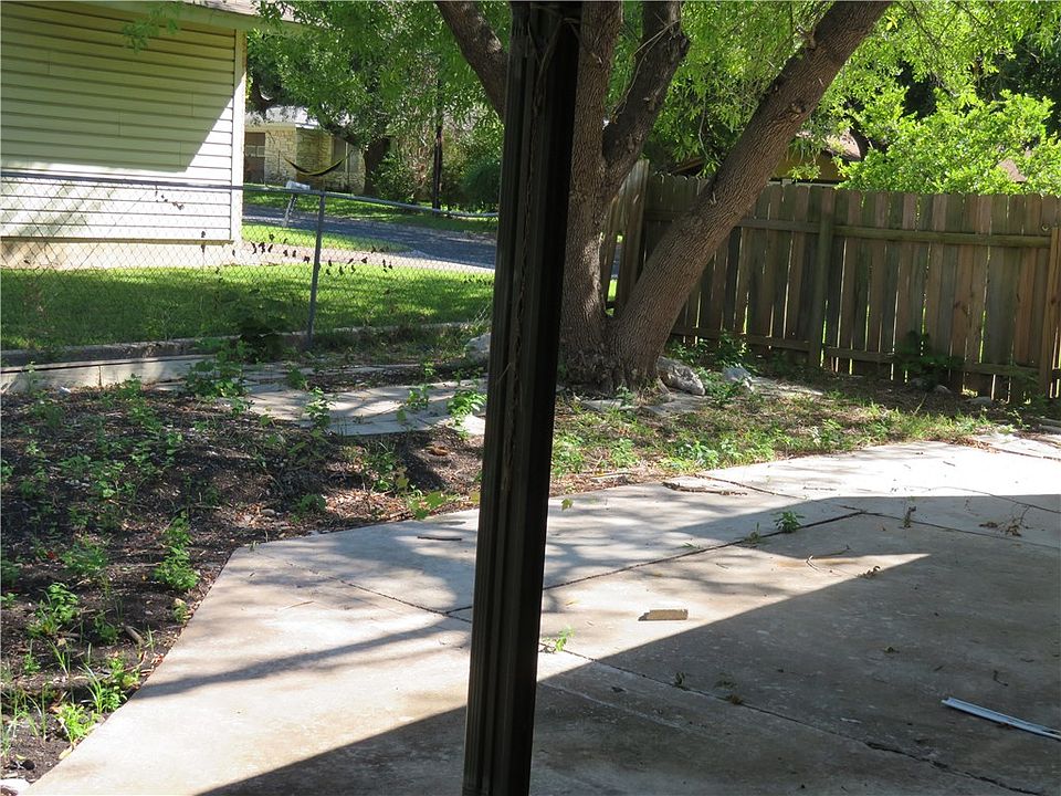 2nd image of 2506 Biggs Dr