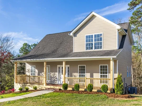7527 Passport Dr, Ooltewah, TN 37363