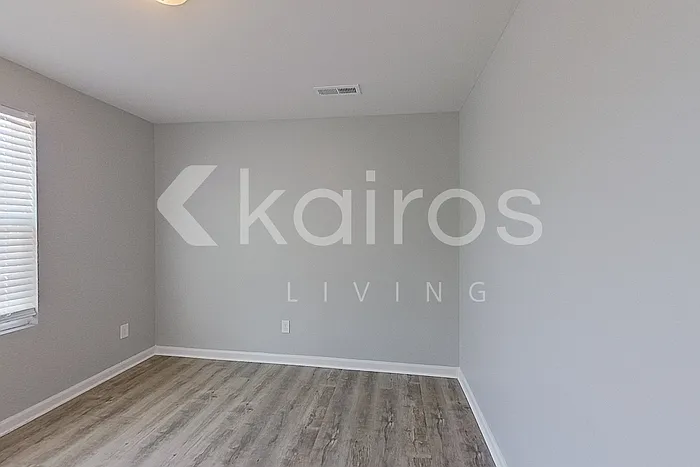 2502 Kenton Ct SE — Photo 8