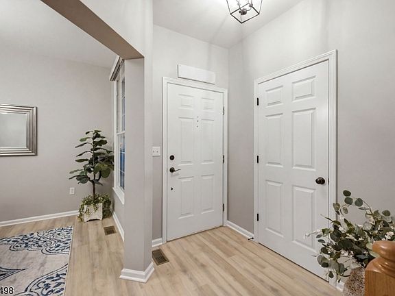 3rd image of 6 Sawgrass Way