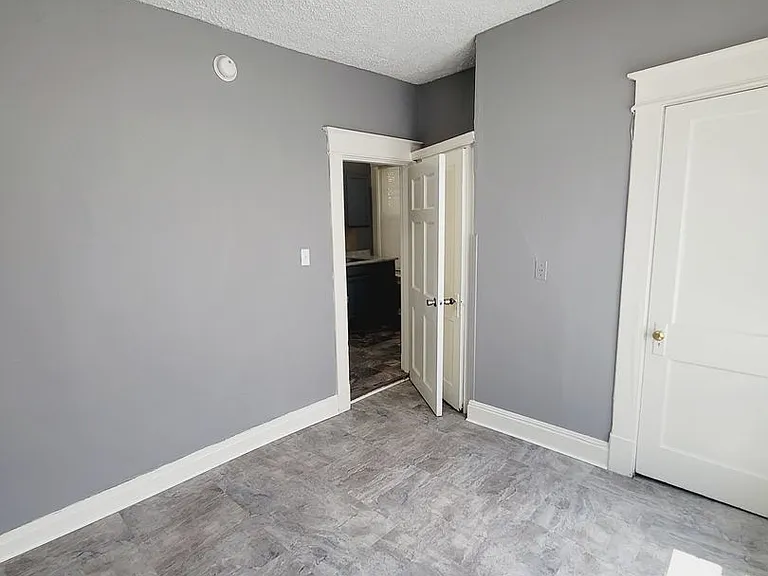 11 W Princeton Cir — Photo 5