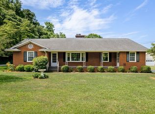 446 University Farm Rd, Stuarts Draft, VA 24477