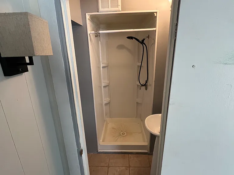 830 1st St NW #3 — Photo 9