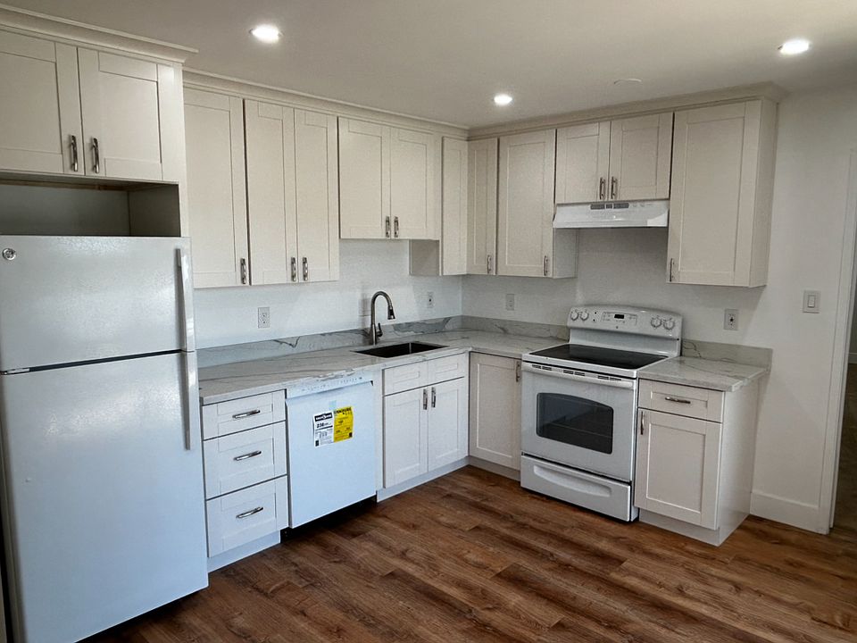 1st image of 1611 Oxford St #11