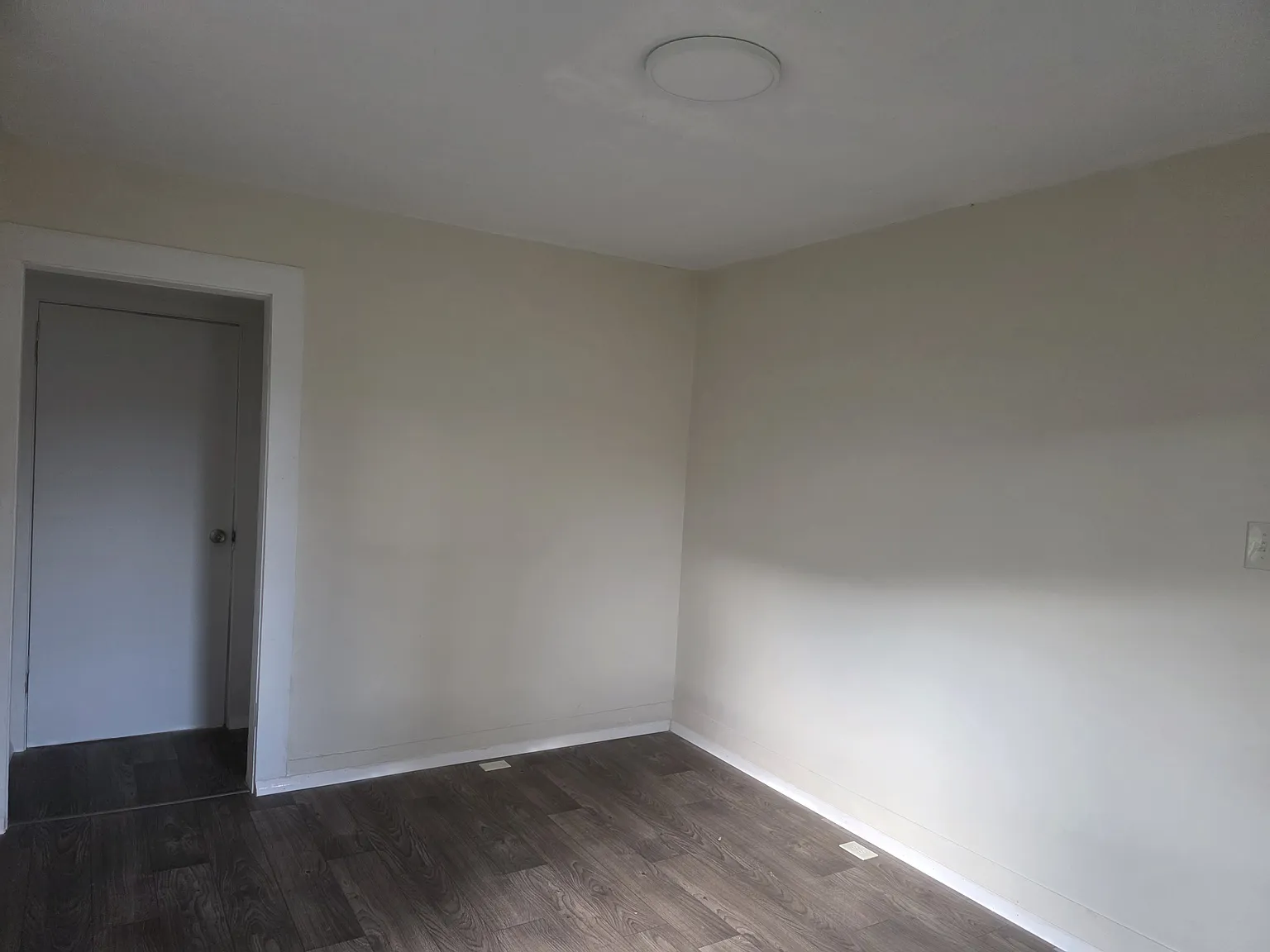 4 bed, 1.5 bath, 2500 sqft, $1,250 — Photo 4