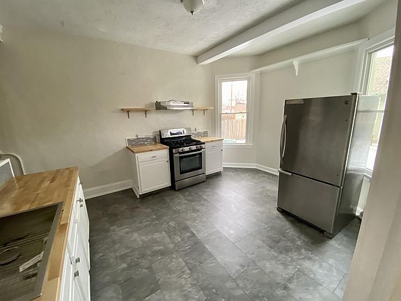 3rd image of 2808 Woodbridge Ave