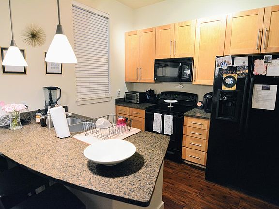 4th image of 650 S Mill St #117