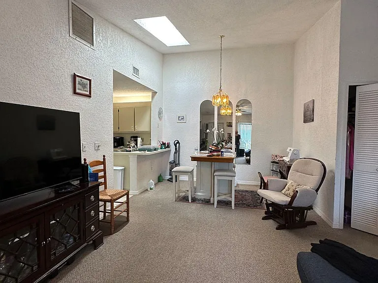 1946 Otterbein Ave #603 — Photo 4