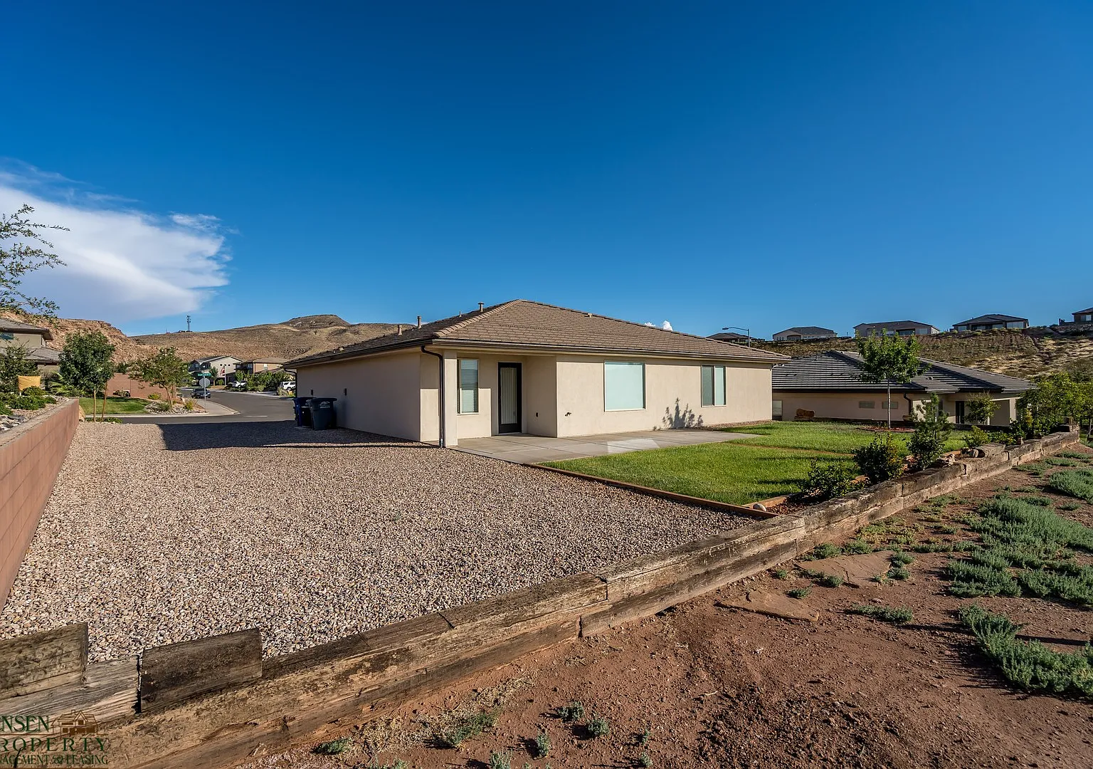 Immaculate Four Bedroom Home-Pet Friendly — Photo 4