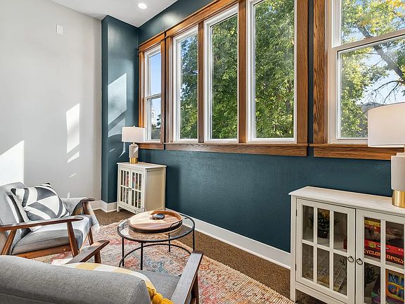 4th image of 307 Lynn Ave #101