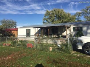 506 E Matthew St, Sesser, IL 62884