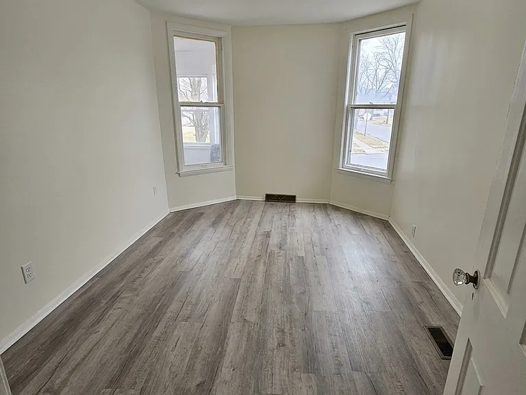 333 Park St — Photo 3
