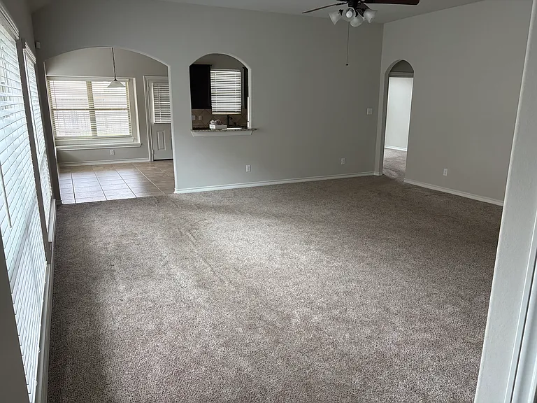 2418 Dianna Lee Dr — Photo 3