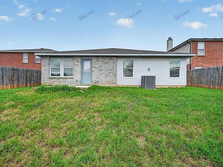 1608 Diamond Lake Trl — Photo 15