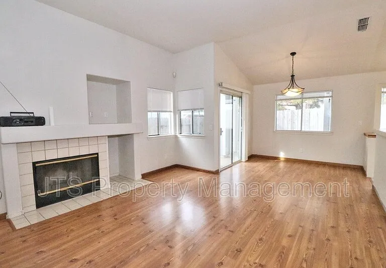 3549 Pine Hollow Way — Photo 6