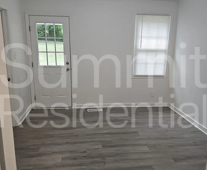 605 Betty St #B — Photo 9