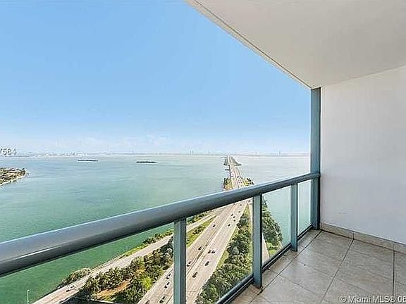 4th image of 601 NE 36th St APT 3311