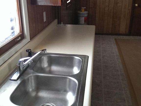 Large eat-in kitchen!