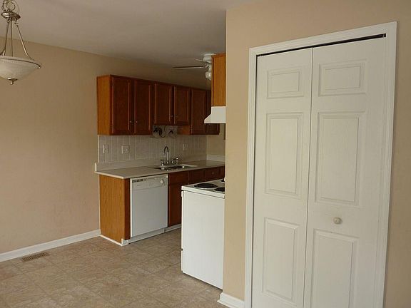 3rd image of 3026 Carly Ct #1
