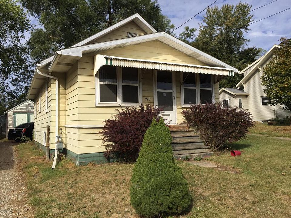 1st image of 943 Capital Ave NE