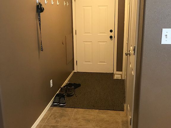 4th image of 270 W 25 N