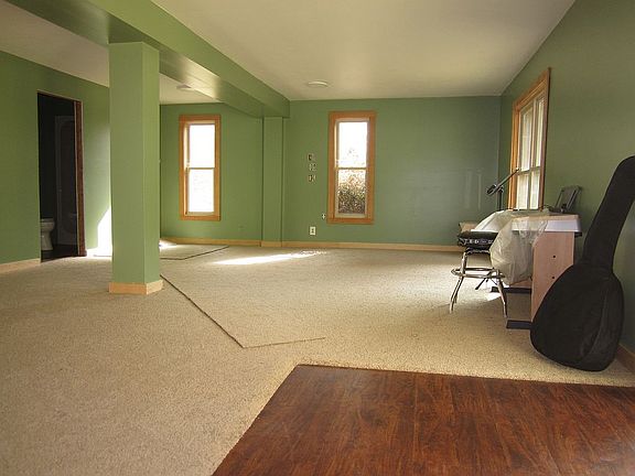 Beautiful bonus room!