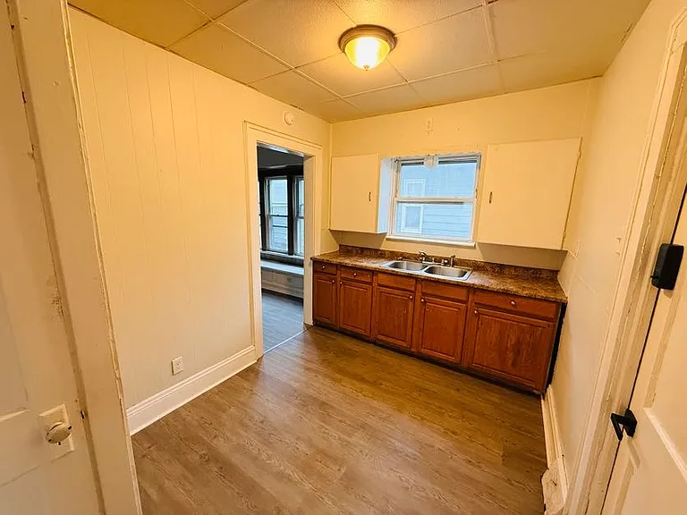9302 Rosewood Ave — Photo 2
