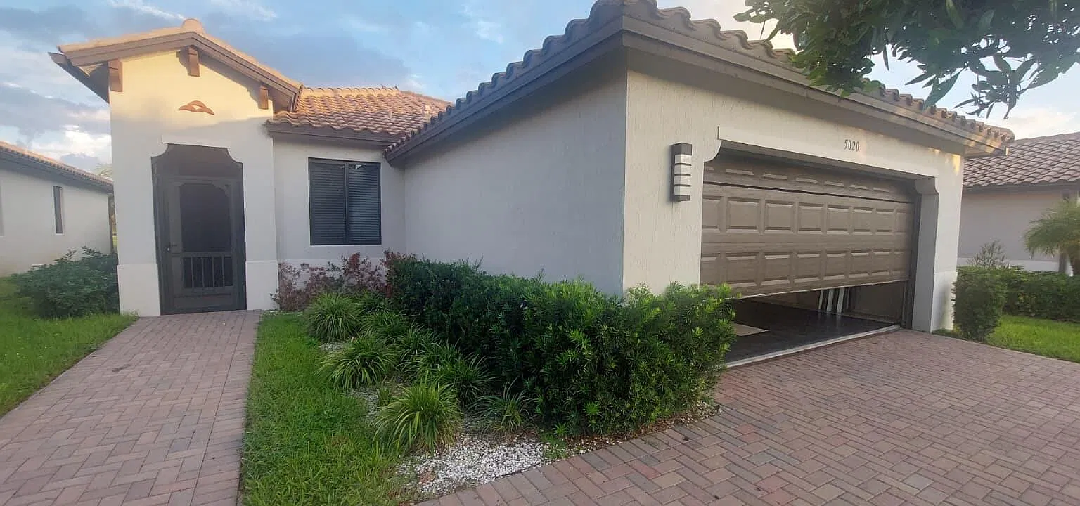3 bed, 2.5 bath, 1525 sqft, $2,400 — Photo 3
