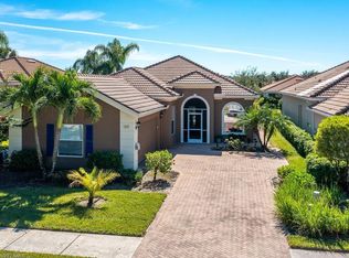 2310 Heydon Cir W, Naples, FL 34120