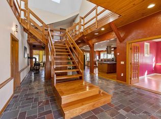14 Cal Vista Dr, Dayton, ME 04005