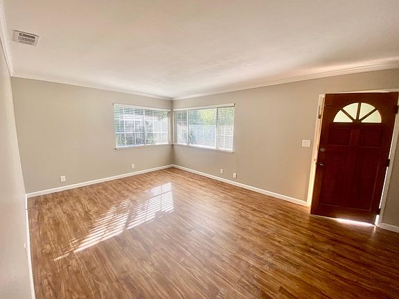 5th image of 255 Mariposa Ave APT 3