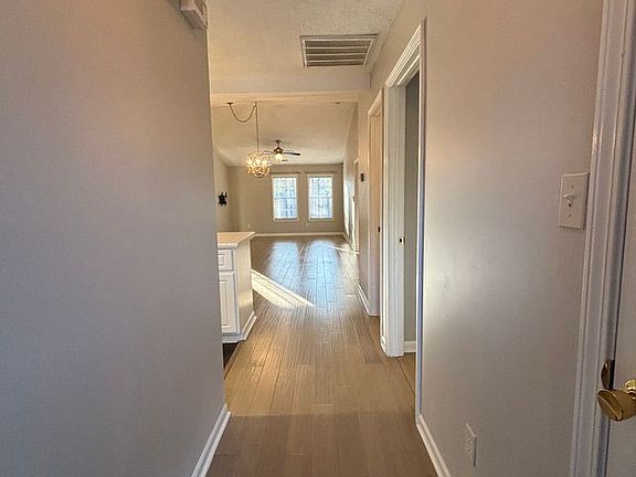 5th image of 126 Elders Pond Cir