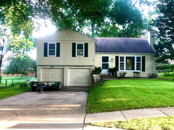 3707 W 79th St, Prairie Village, KS 66208