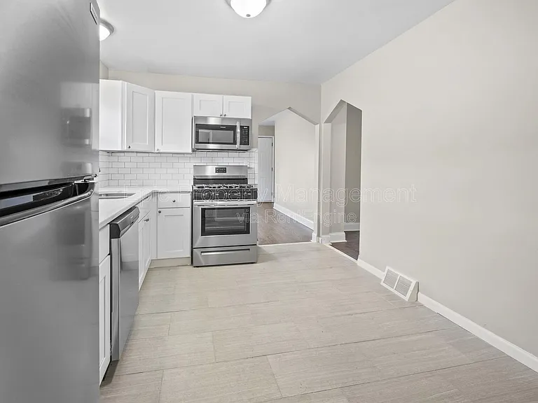 4336 Howe Rd — Photo 3