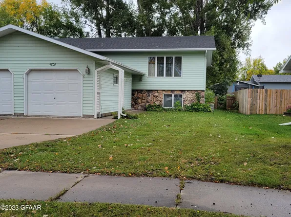 4809 6th Ave N, Grand Forks, ND 58203