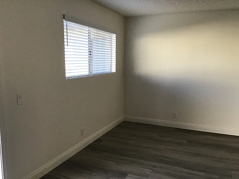 5036 West St #5-L-8 — Photo 3