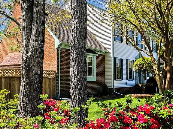 5th image of 1105 Vineyard Dr