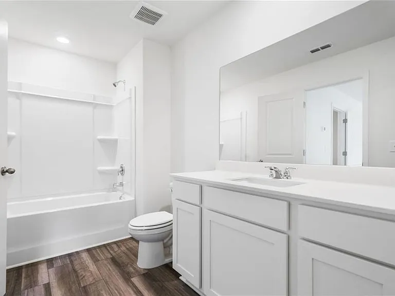 602 Jervis Way — Photo 39