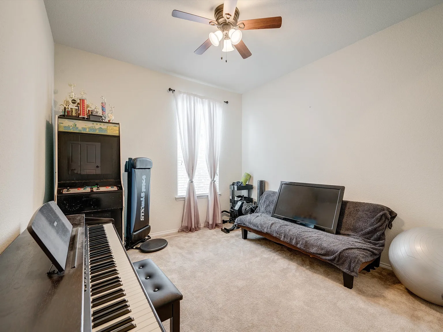 8032 Hereland Trl — Photo 4