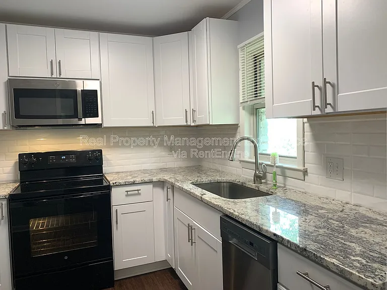 1136 Gorman St #C — Photo 5
