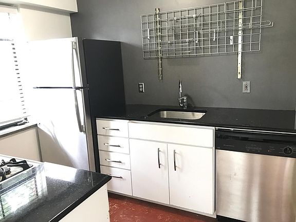 3rd image of 3603 Kavanaugh Blvd APT D21
