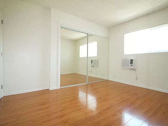 4th image of 620 N Marengo Ave APT 5