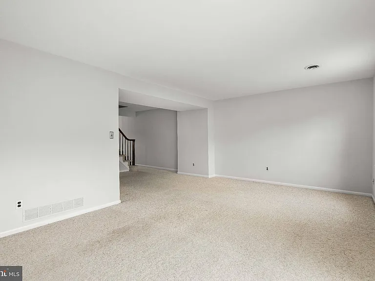 132 E Green Valley Cir — Photo 4