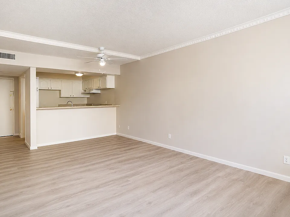 503 S La Fayette Park Pl #410