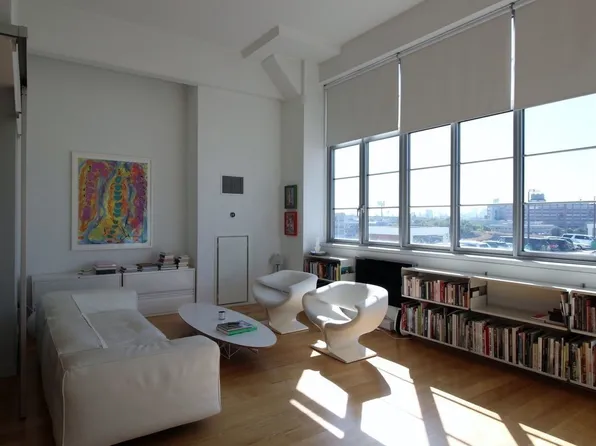 27-28 Thomson Avenue image 1 of 7