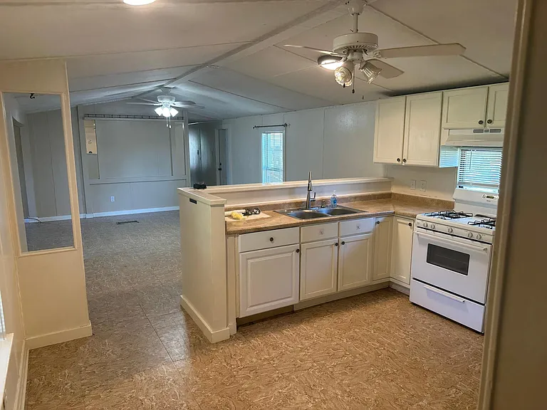 23102 Skila Dr — Photo 5