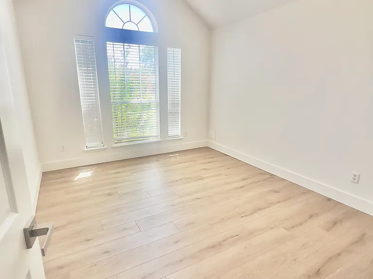1121 Charlton Rd — Photo 12