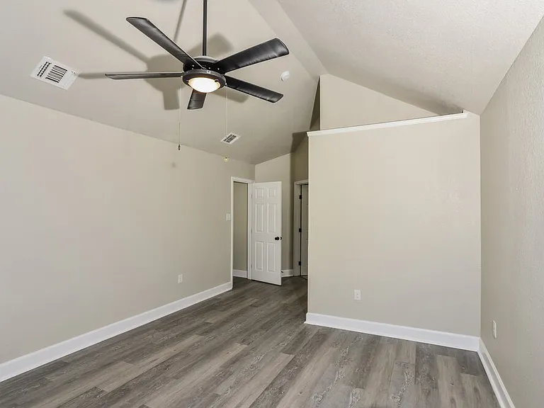 7310 Oswego Dr — Photo 10
